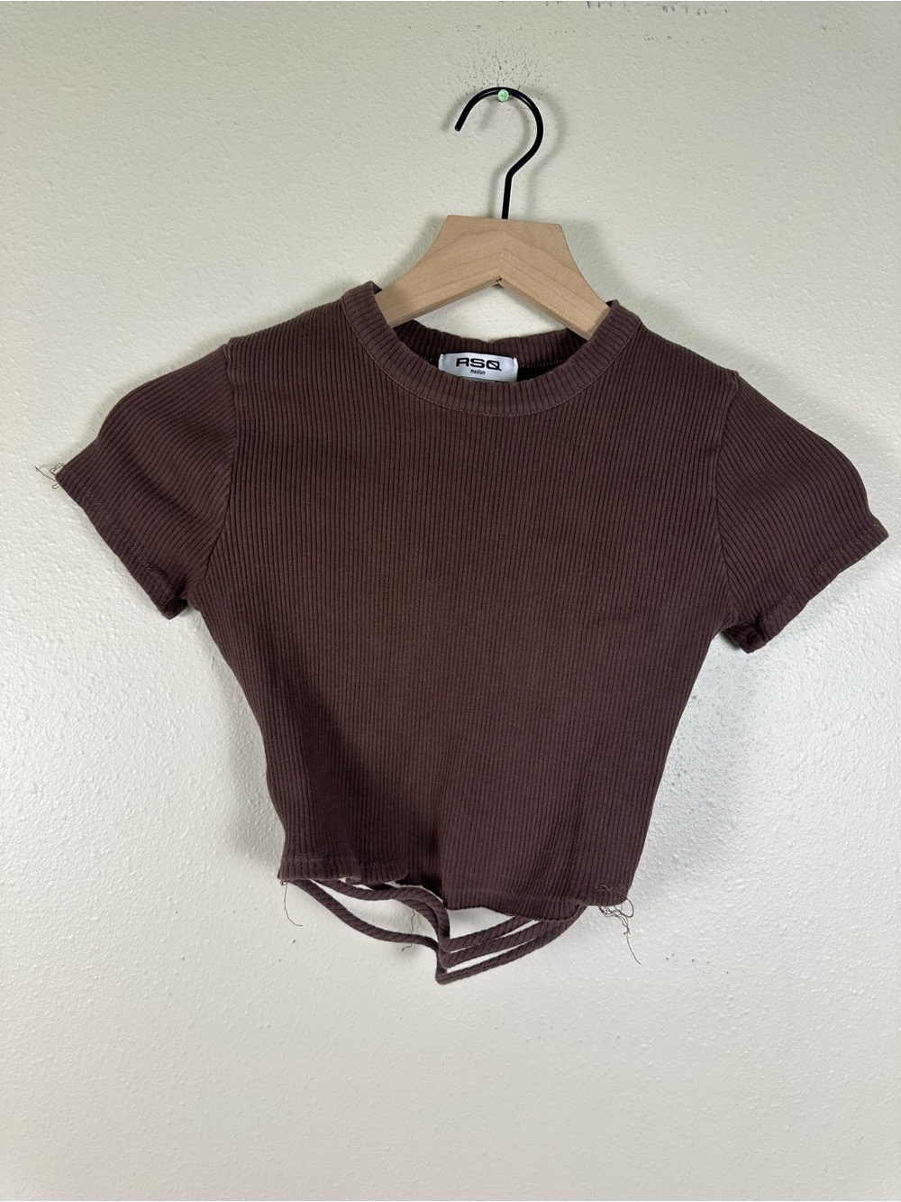 RSQ Women Medium Brown Rave Festival‎ Cutout Ribbed Cropped Casual Tee Shirt